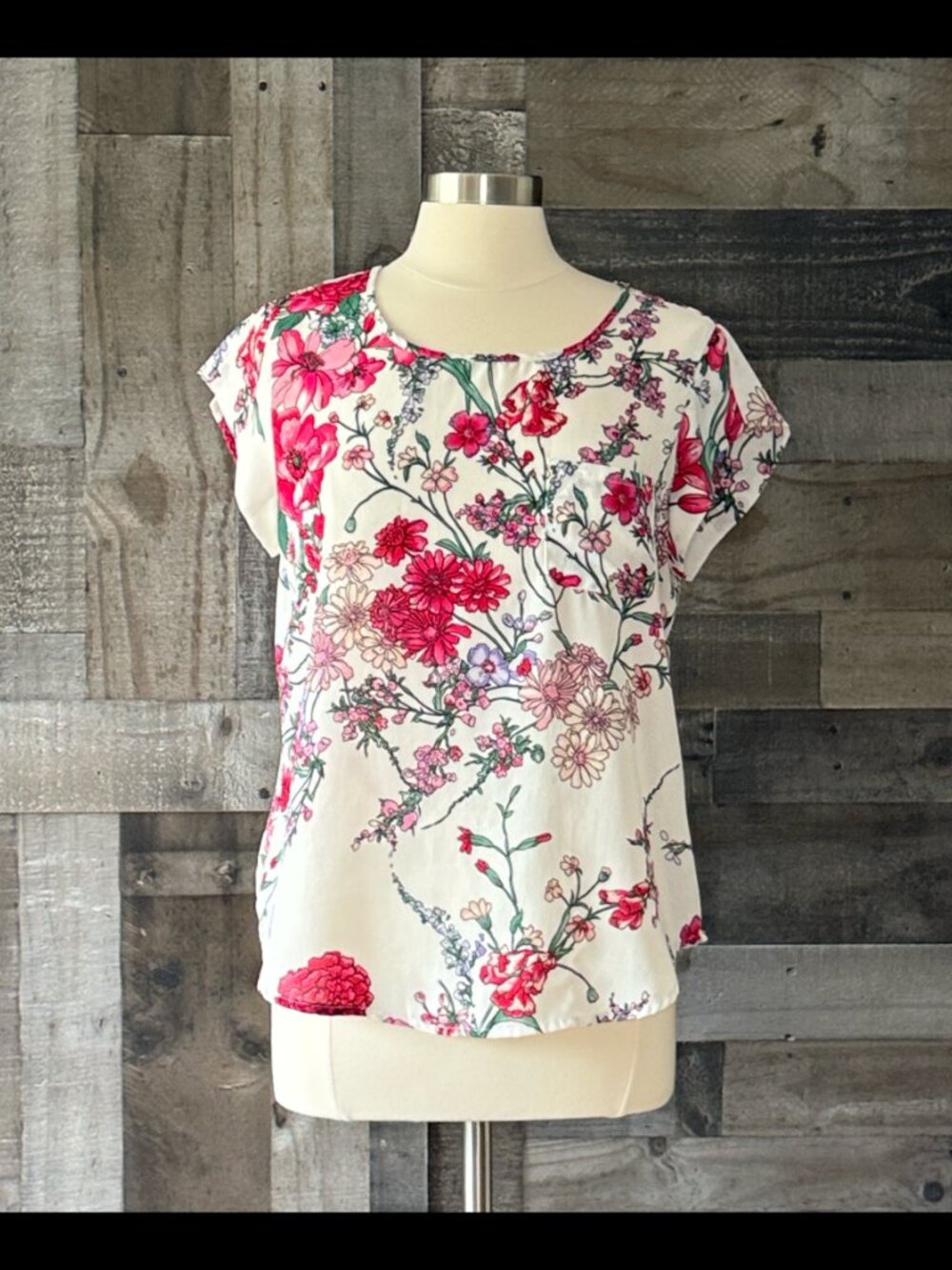 Lily White white floral top large feminine garden party preppy summer vacation